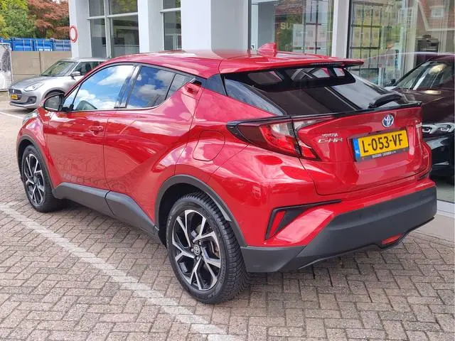 Toyota C-HR 1.8 HYBRID DYNAMIC Dodehoekdetectie | Stoelverwarming | Adaptive Cruise