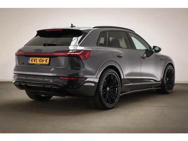 Audi Q8 e-tron 55 quattro Advanced Edition 115 kWh | PANORAMADAK | HEAD UP | LEDER | SFEERVERLICHTIN...