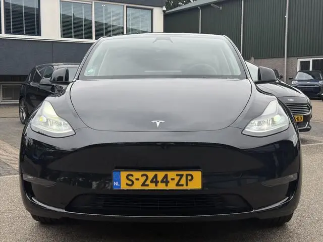 Tesla Model Y Long Range AWD 75 kWh VAN: 38.900,- VOOR: 35.877,- UW HERFSTVOORDEEL: 3.023,-|SOH 92%|...