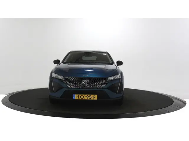 Peugeot e-408 Allure 58 kWh Navigatie / Camera / Lage km stand