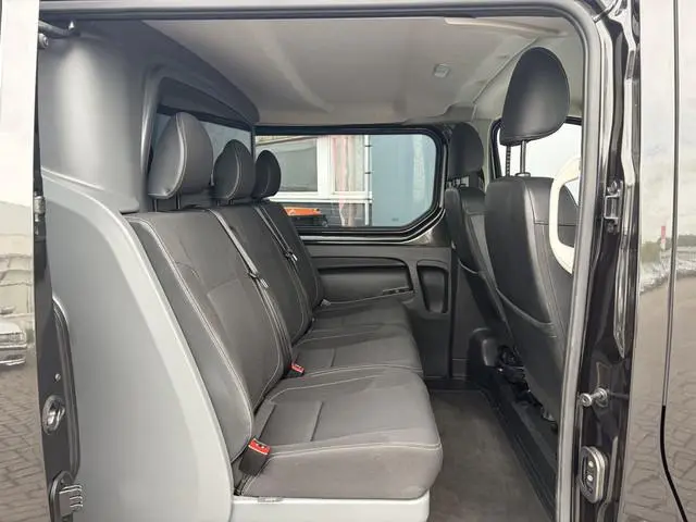 Nissan NV300