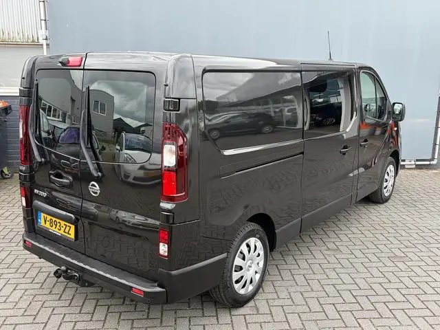 Nissan NV300