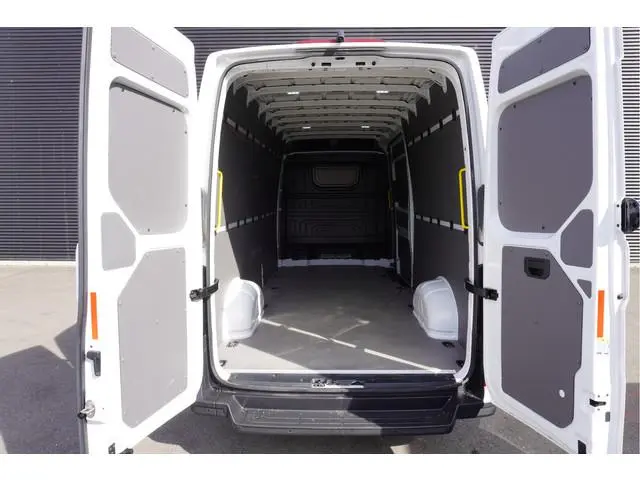 Volkswagen Crafter 35 140pk Automaat Facelift L4H3/L3H2 Apple Carplay Camera Cruise control Standkac...