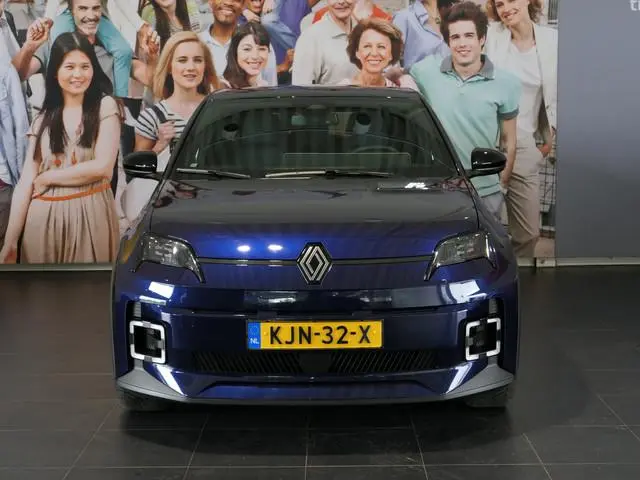 Renault 5 comfort range techno 52 kWh - Demo - 18" LMV - Stoel en stuurverwarming - Camera