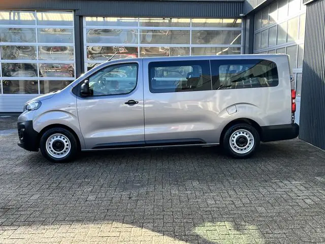 Peugeot Traveller