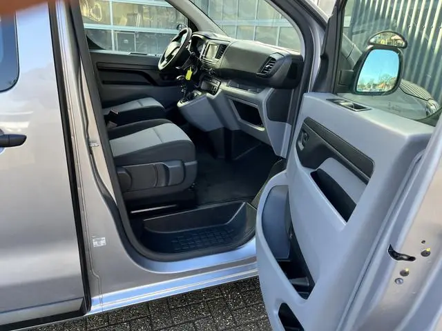 Peugeot Traveller