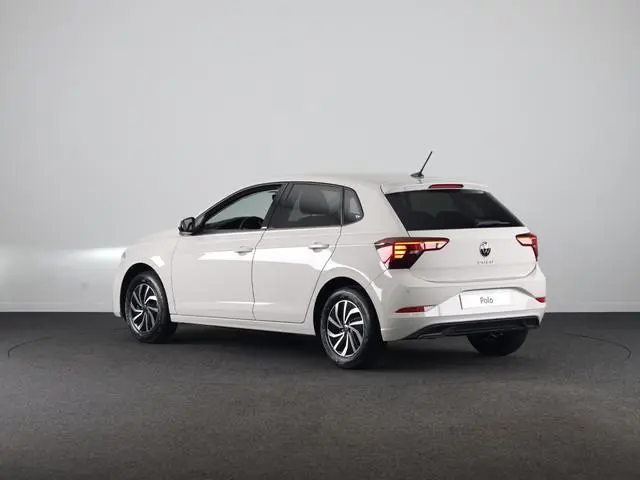 Volkswagen Polo GP Life Edition 1.0 95 pk 5 versn. Hand | 15" LM | Stoelverwarming | Camera |
