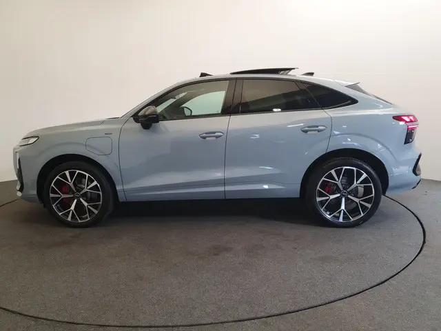 Audi Q3 Sportback 1.5 272pk e-hybrid S-Line Tech pro, Wegklapbare trekhaak, Pano, Sonos
