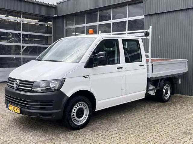 Volkswagen Transporter 2.0 TDI L2H1 DC 102pk Pick-up Trekhaak Airco Camera Cruise controle Navigatie...
