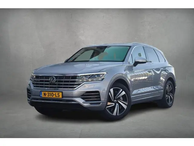 Volkswagen Touareg 3.0 TSi eHybrid 4MOTION | Trekhaak | Luchtvering | Pano | Leer | Memory | SOH 97,...