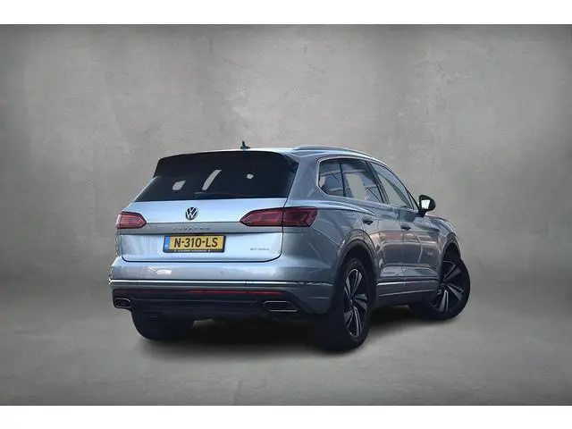 Volkswagen Touareg 3.0 TSi eHybrid 4MOTION | Trekhaak | Luchtvering | Pano | Leer | Memory | SOH 97,...