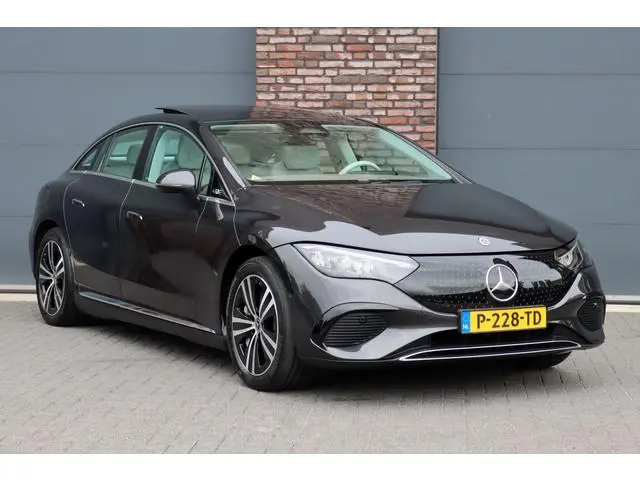 Mercedes-Benz EQE 350+ Launch Edition Luxury Line 91 kWh | Distronic | Panoramadak | Memory | Leder...