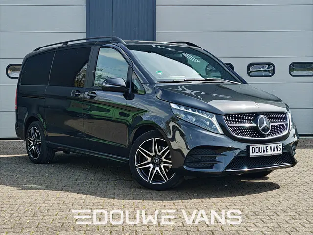 Mercedes-Benz V-Klasse V300 L2 4MATIC AMG LED Lang DAB 239PK Night Pakket Burmester Dubbel Cabine
