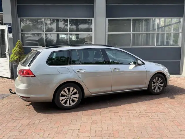 Volkswagen Golf Variant 1.0 TSI Connected Series Bj 2016 Navi,17inch,Clima,Cruise Dealer onderhouden