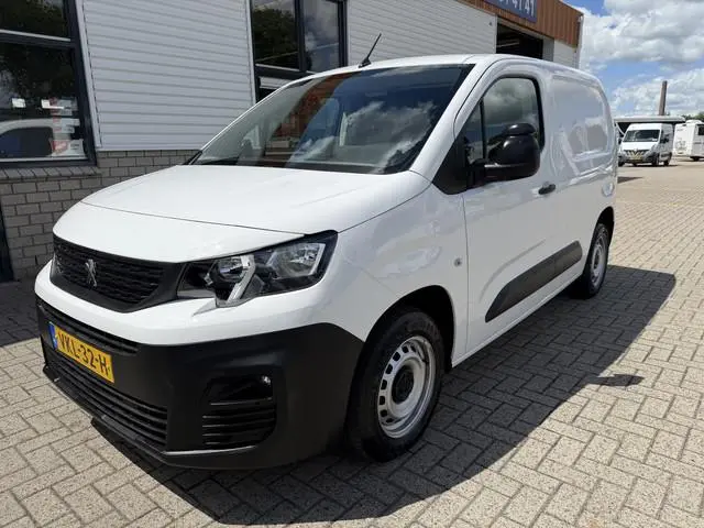 Peugeot Partner 1.2 PureTech Premium / vaste prijs rijklaar € 11.750 ex btw / lease vanaf € 198 / ai...