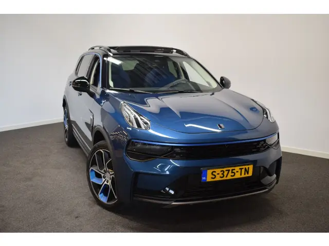 Lynk & Co 01