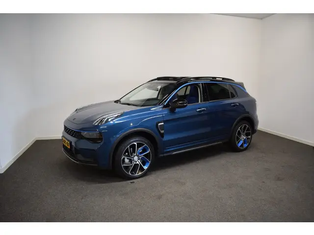 Lynk & Co 01 1.5 261pk AUT7 PHEV 72km Elec. Pano/ Adapt./ 360 Camera/ Dig. Dashboard/ Stoelverw.