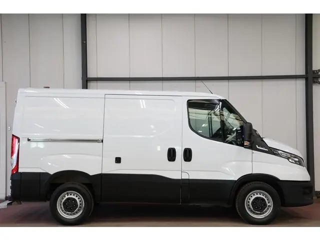 Iveco Daily 35S16V 2.3 L1H1 AUTOMAAT 160PK 3500KG TREKVERMOGEN