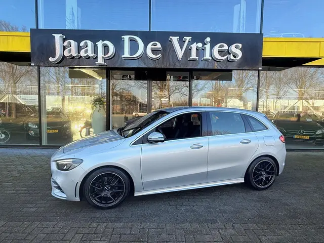 Mercedes-Benz B-klasse 180 Business Solution AMG