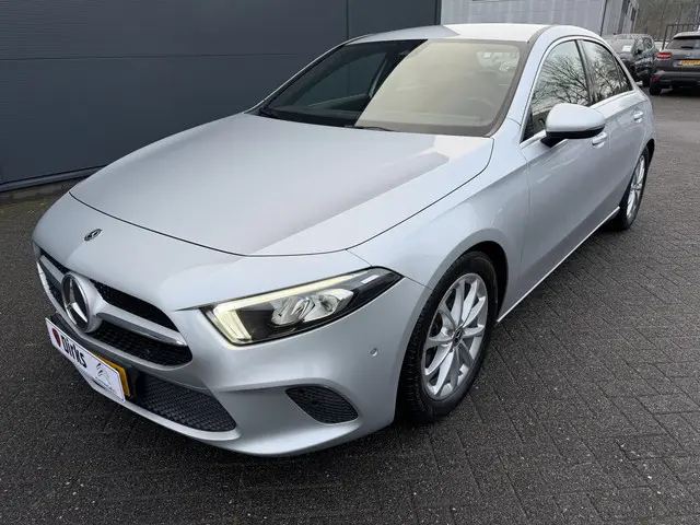 Mercedes-Benz A-klasse 220 Advantage (Trekhaak - Automatische Airco - Navigatie - LED - Stoelverwarm...