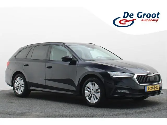 ŠKODA Octavia Combi 1.0 e-TSI Business Edition Virtual Cockpit, Keyless, LED, Apple Carplay, PDC
