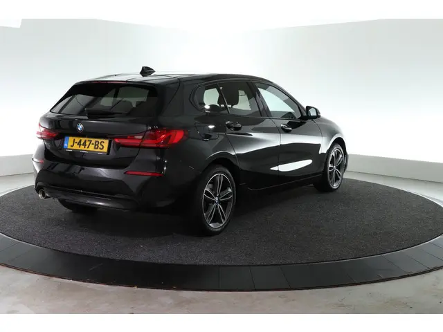 BMW 1-serie 118i Executive Edition | CAMERA | CARPLAY | CLIMA |
