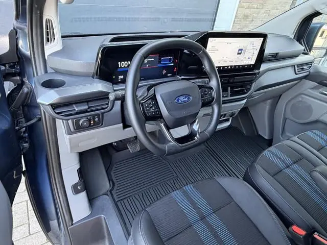 Ford E-Transit Cust. 320 L2H1 Limited 65 kWh 218 PK CarPlay/stoelverwarming/Cruise Control 