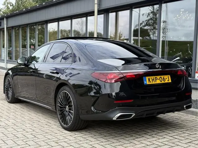 Mercedes-Benz E-klasse 220 d AMG Line Pano 360 Passagiersscherm Burmester 4D