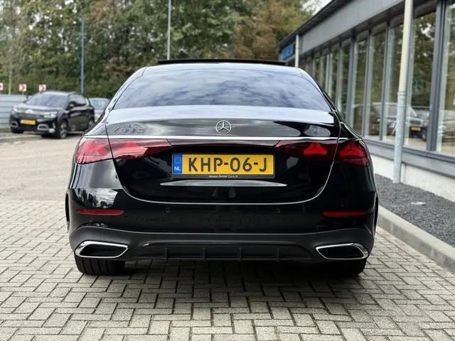 Mercedes-Benz E-klasse 220 d AMG Line Pano 360 Passagiersscherm Burmester 4D