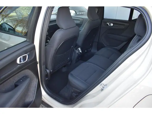 Volvo EX40