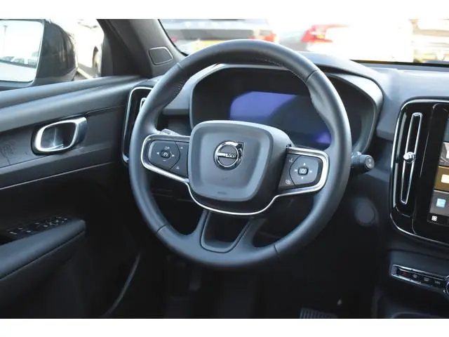 Volvo EX40