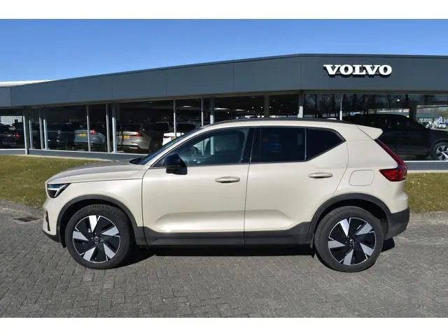 Volvo EX40