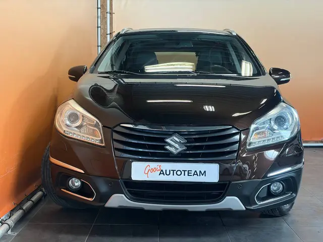 Suzuki SX4 S-Cross 1.6 High Executive Vol Opties! automaat | schuifkanteldak | trekhaak | leer | nav...