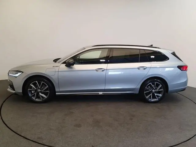 ŠKODA Superb Combi 1.5 TSI 204pk DSG/AUT PHEV Sportline Wegklapbare Trekhaak, Camera, Winterpakket
