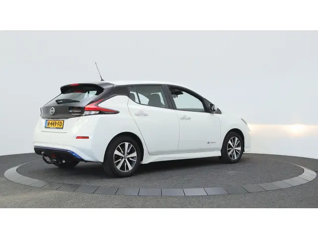 Nissan LEAF Acenta 40 kWh | EV | Navigatie | Cruise Control |