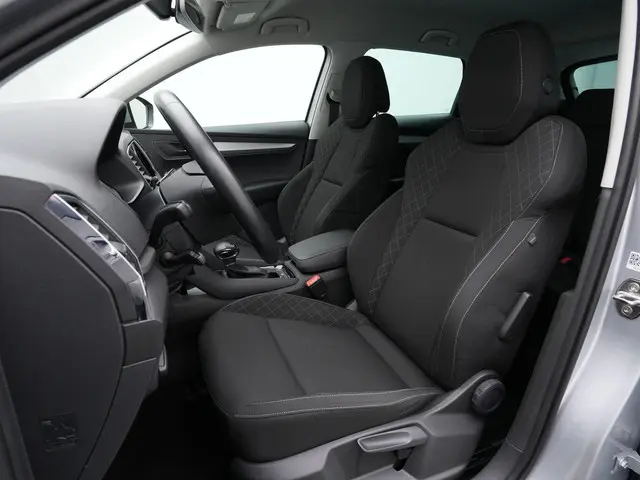 Skoda Karoq 1.5 TSI 150 pk DSG ACT Ambition Business | Trekhaak | Adaptive Cruise | Navigatie | Park...