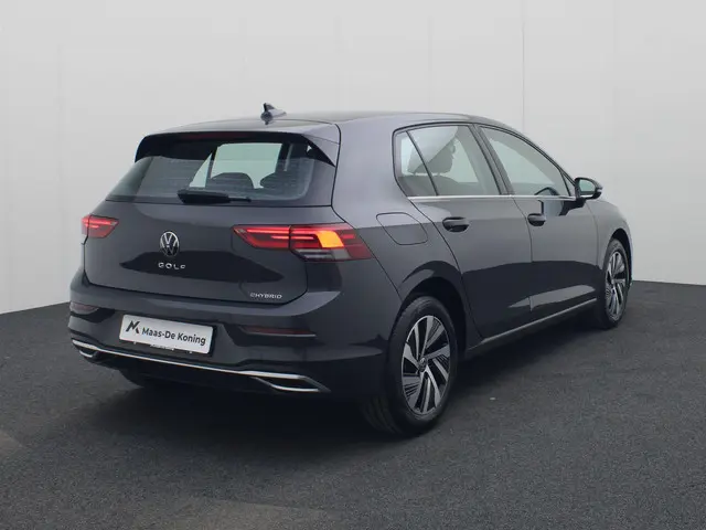 Volkswagen Golf 1.4eHybrid 150kW/204PK Style DSG · Navigatie · Massagefunctie · Apple/Android Car Pl...