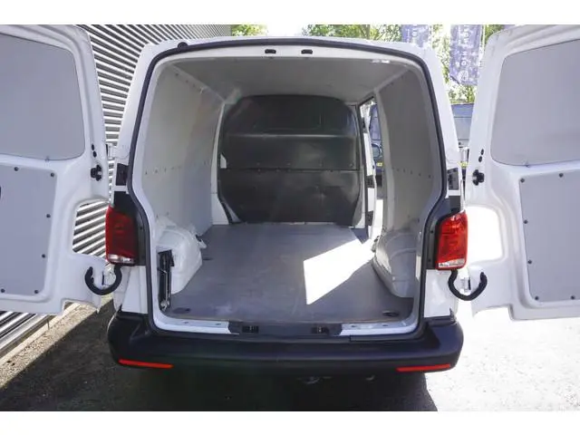 Volkswagen Transporter L2H1 110pk L2H1 Camera Apple Carplay Airco Cruise control 3-zits