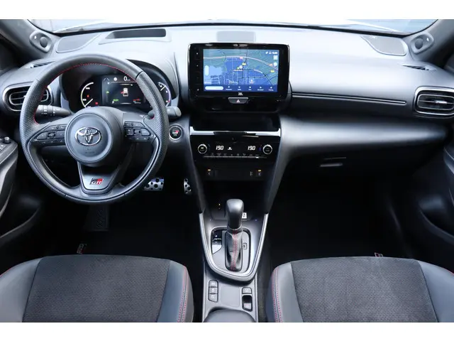 Toyota Yaris Cross 1.5 Hybrid GR Sport, Head up display, JBL-audio, Stuurverwarming, Apple Carplay /...