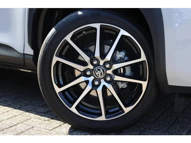 Toyota Yaris Cross 1.5 Hybrid GR Sport, Head up display, JBL-audio, Stuurverwarming, Apple Carplay /...