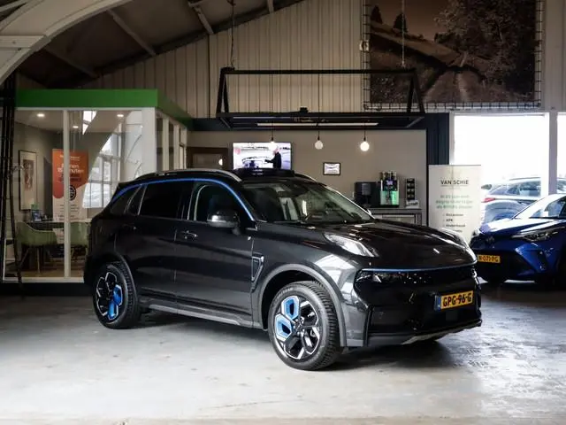 Lynk & Co 01