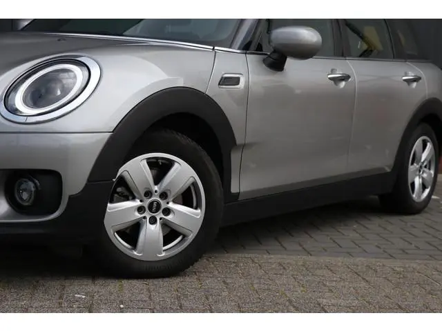 MINI Mini Clubman 1.5 Cooper Essential 136PK | automaat | camera