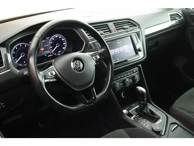 Volkswagen Tiguan 2.0 TSI 180pk DSG 4Motion R-Line Highline Trekhaak Keyless Virtual Cockpit Navigat...