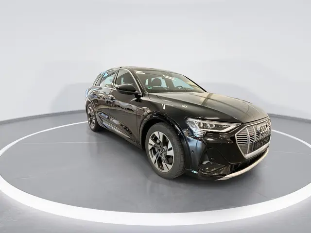 Audi e-tron 55 quattro 95 kWh 408pk S Edition · SOH 96,8% · Camera · Luchtvering · Afneembare Trekha...