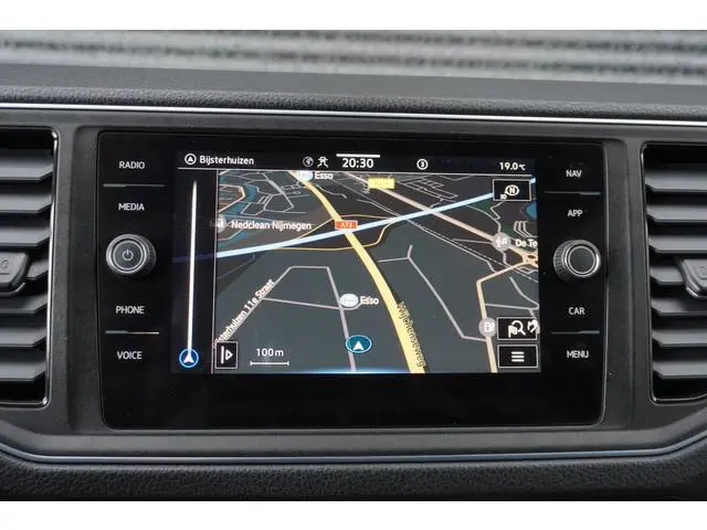 Volkswagen Crafter 180pk Automaat L3H3/L2H2 LED Apple carplay Trekhaak Navigatie Camera Cruise contr...