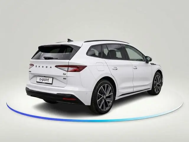Skoda Enyaq iV 60 Sportline 180pk | Navigatiesysteem | voorstoelen verwarmd | Apple Carplay/Android...
