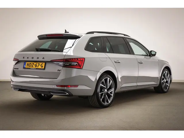 Skoda Superb Combi 1.4 TSI iV Sportline Business | COMFORT PACK | PANORAMADAK | ACHTERBANKVERWARMING...