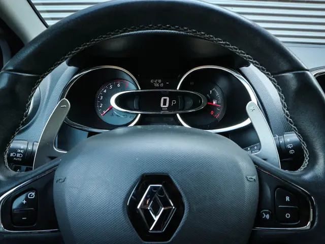 Renault Clio 1.2 GT | Clima | Navi | Cruise | Pdc | 17 inch | Allseason |