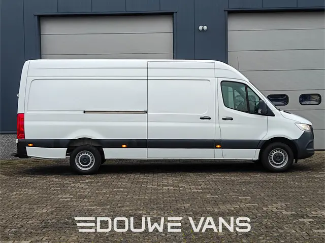 Mercedes-Benz Sprinter 317 L3 H2 Automaat 3500kg Trekhaak MBUX Camera