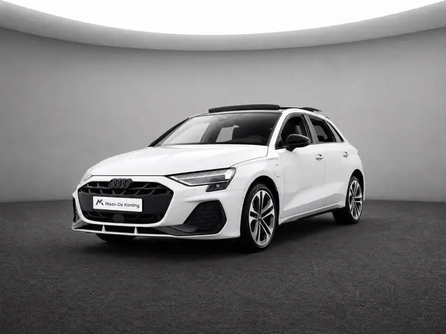 Audi A3 Sportback 45 TFSIe 272pk S edition Competition · Panoramadak · Camera · Carbon Achterspoiler...